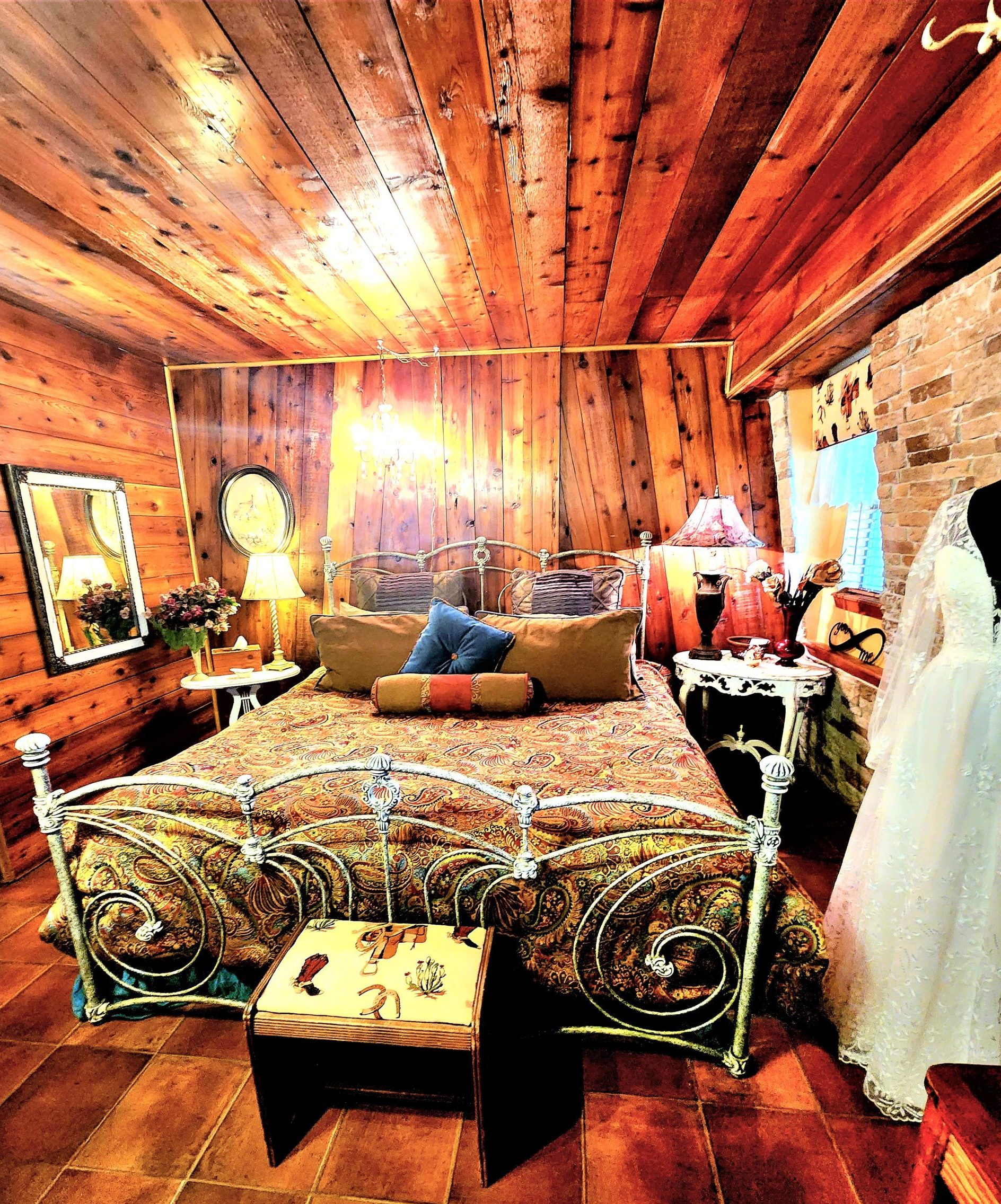 Bride portrait in the bridal suite at Chisholm Trail Rustic Venue